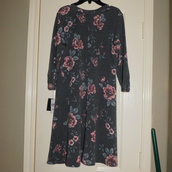 FINAL SALE I.N. San Francisco Cool Running Dress - Picture 2 of 2